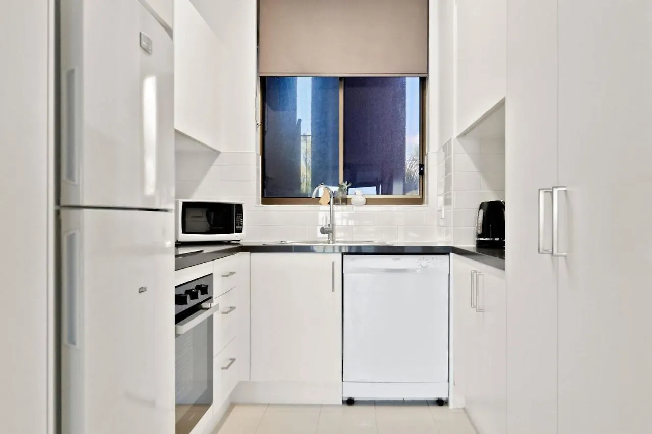 2 Bedrooms 2 Baths With Balcony And Ocean Views, Across From Ocean Alexandra Headland 0*,