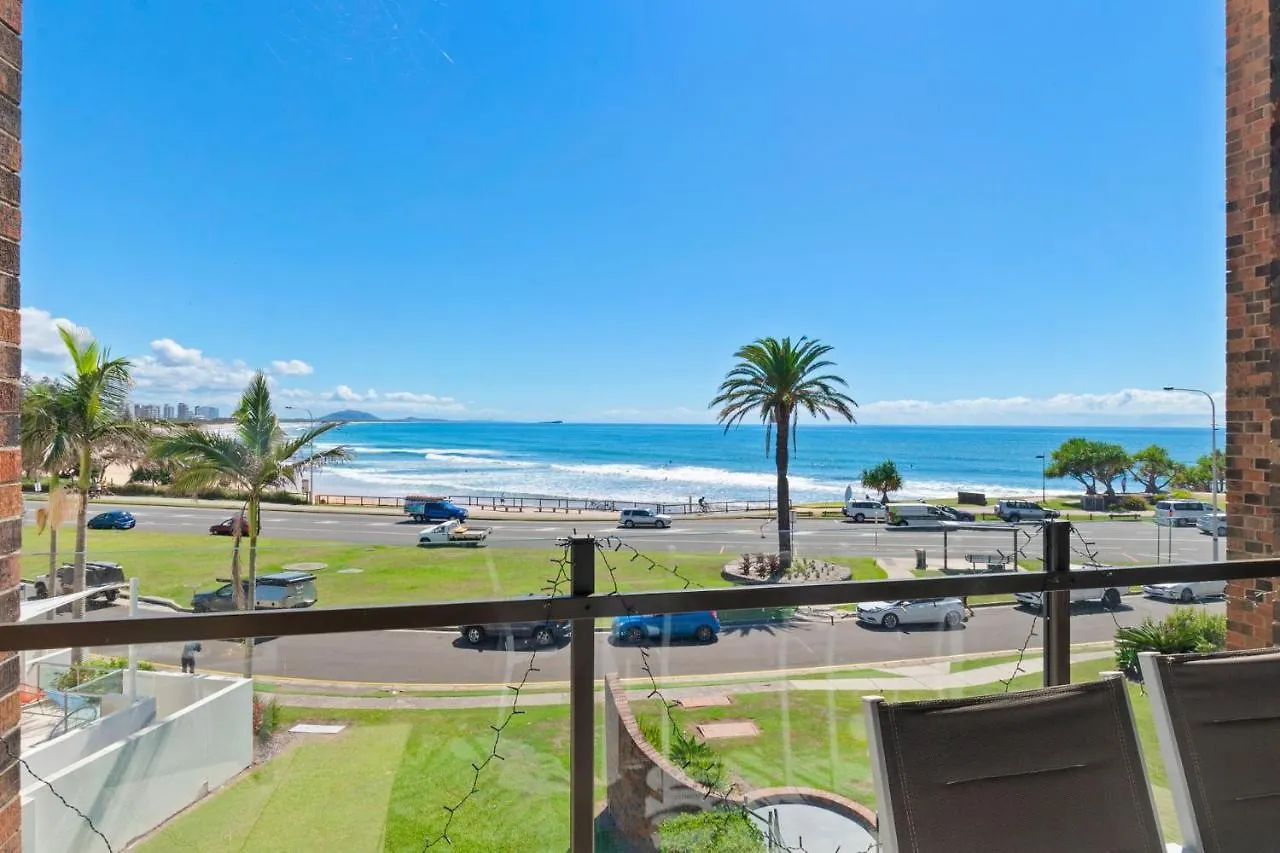 2 Bedrooms 2 Baths With Balcony And Ocean Views, Across From Ocean Alexandra Headland Australia